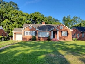 Building Photo - 123 Brantwood Dr
