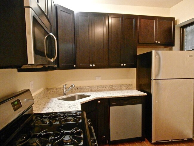 Foto del edificio - 4751 N Troy St