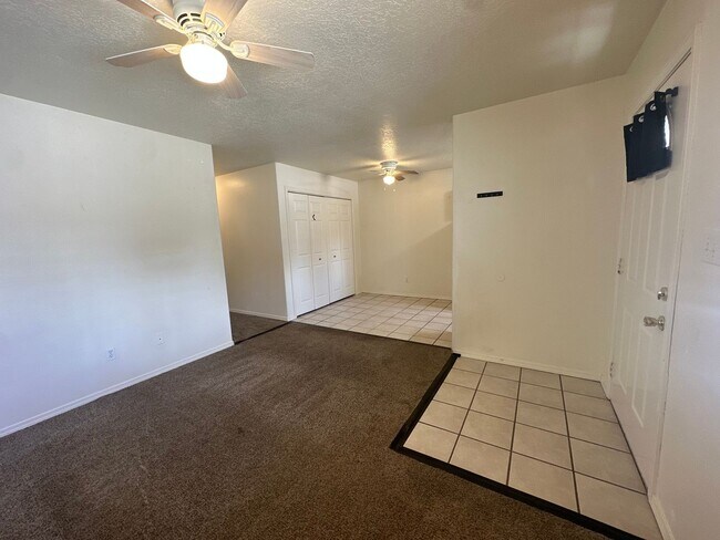 Foto del edificio - 2 bedroom 2 bathroom duplex available for ...