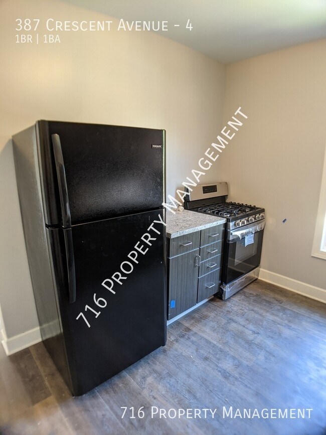 Building Photo - Cute One Bedroom with WiFi Included! Avail...
