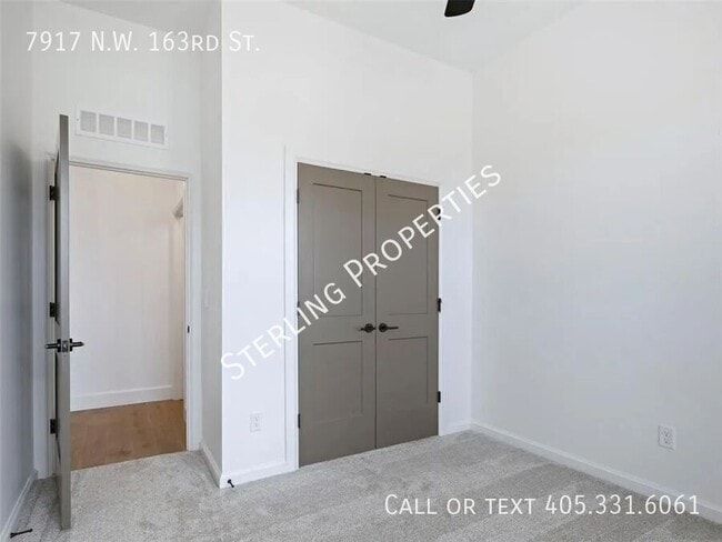 Foto del edificio - 7917 NW 163rd St