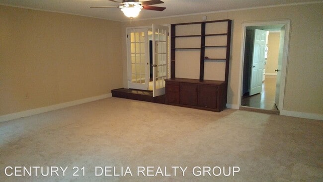 Building Photo - 3 br, 2 bath House - 905 Chinquapin