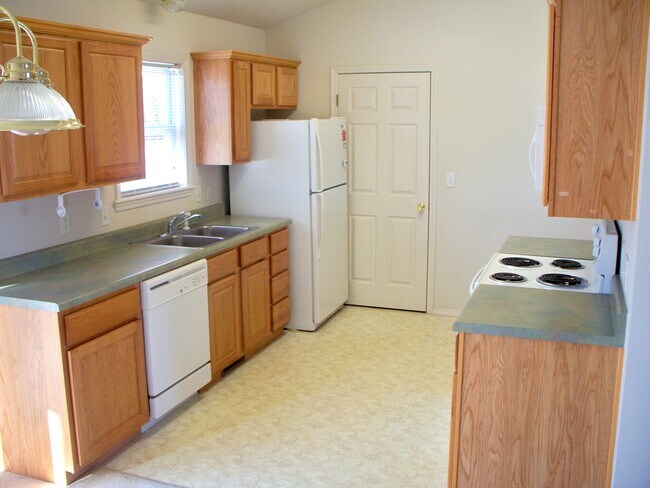 Foto del edificio - GET TWO WEEKS RENT FREE!