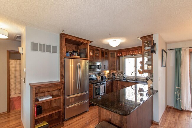 Building Photo - 345 Elton Hills Dr NW