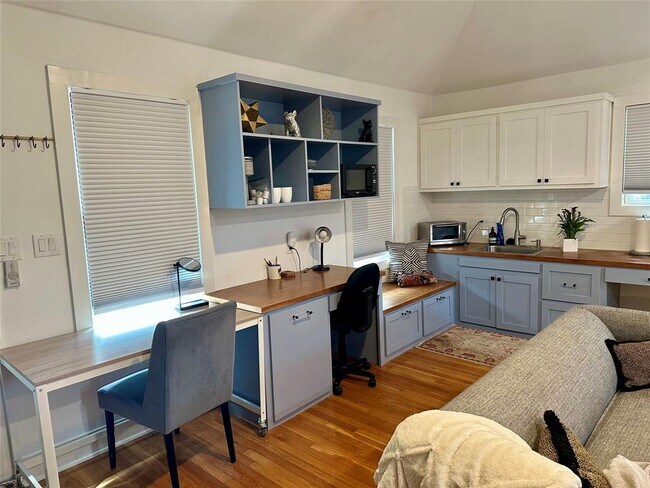 Foto del edificio - 2402 W 8th St
