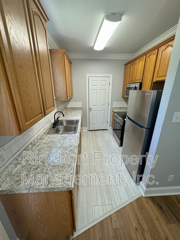 Photo - 1668 Flintwood Dr House