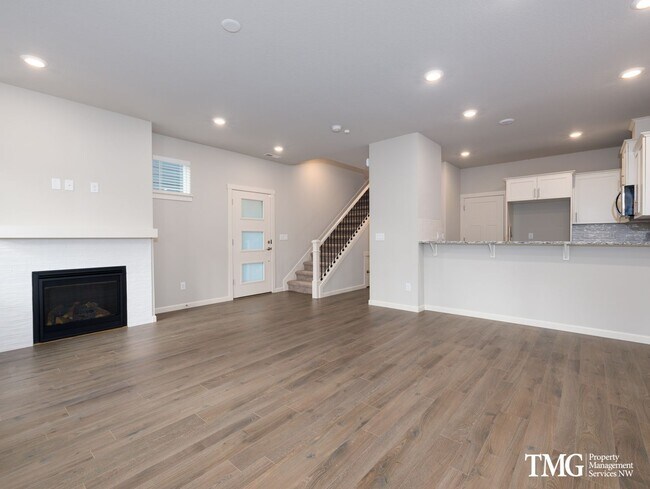 Building Photo - 3 Bedroom, 2.5 Bath 2021 Build Townhome In...