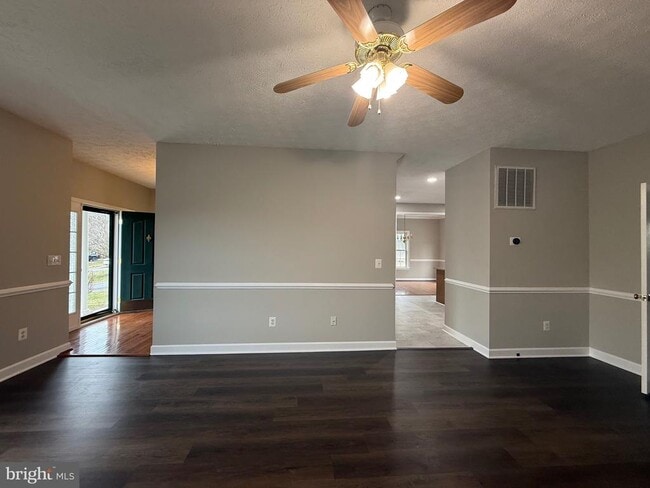 Foto del edificio - 4116 Derbyshire Ln