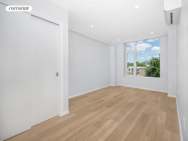 Foto del edificio - 1054 41st St