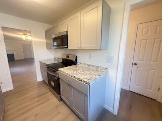 Foto del edificio - 1616 Summerwoods Cir