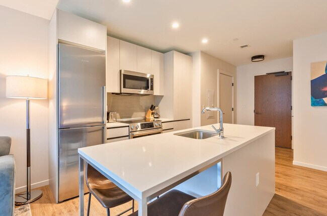 Building Photo - 131 Seaport Blvd