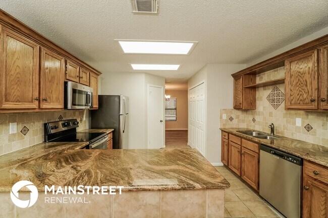 Foto del edificio - 7622 Cascade Oak Dr
