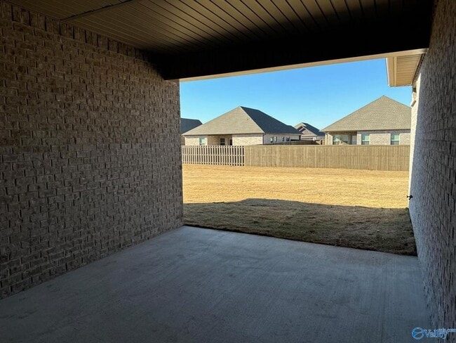 Building Photo - Experience a home designed for both vibrant entertaining and peaceful retreat 3 bed 2 bath