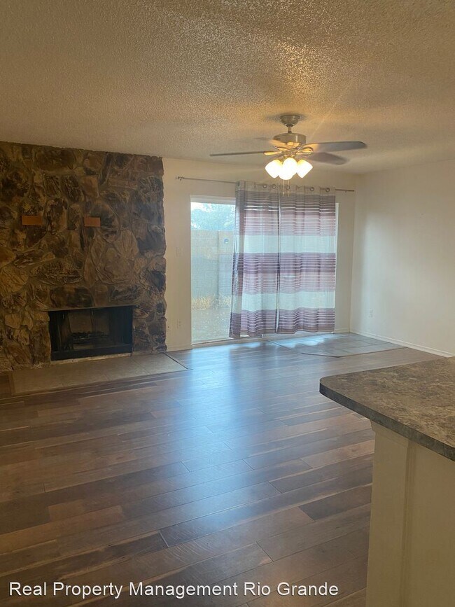 Foto del edificio - 3 br, 2 bath House - 6001 Flor De Rio Ct NW