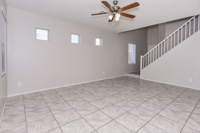 Foto del edificio - 698 Blooming Sage Ct