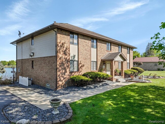 Building Photo - 27320 Sandy Hill Ln