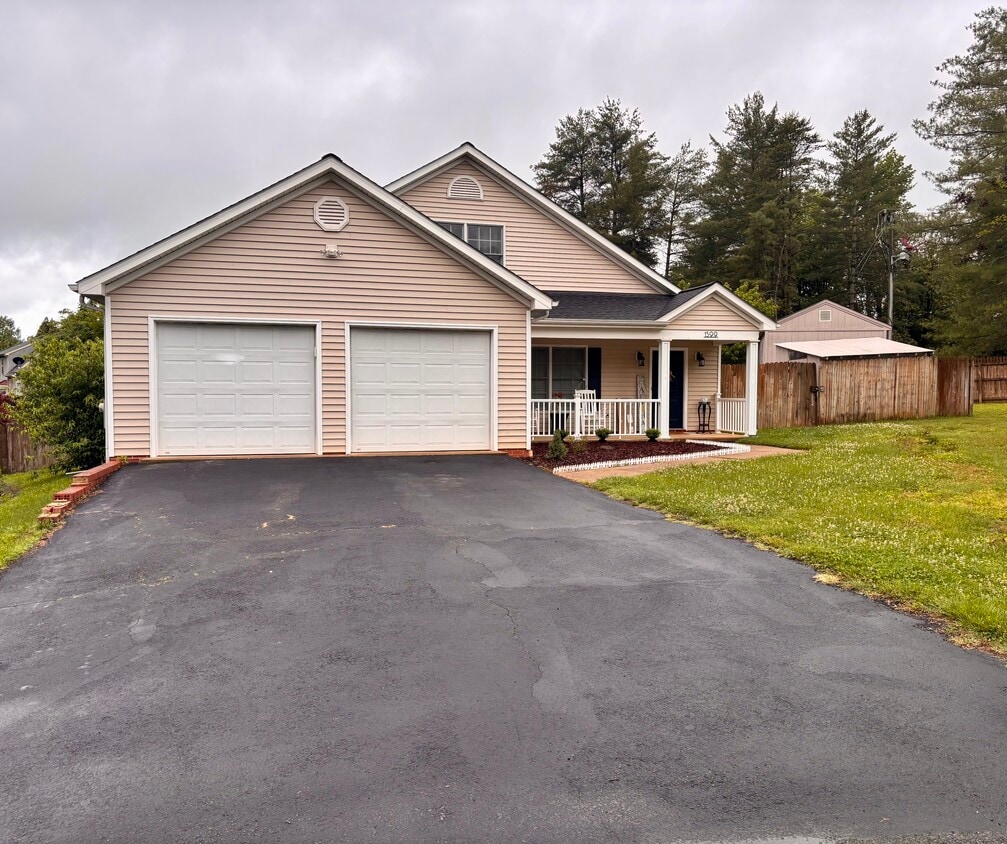 Primary Photo - 1599 Broad Crossing Rd