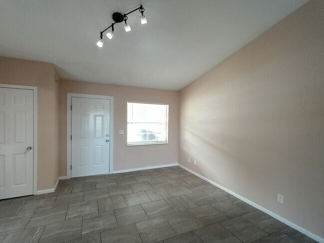 Foto del edificio - 104 Berger Ct