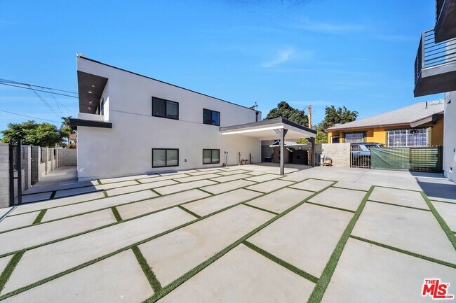 Foto del edificio - 4239 Halldale Ave