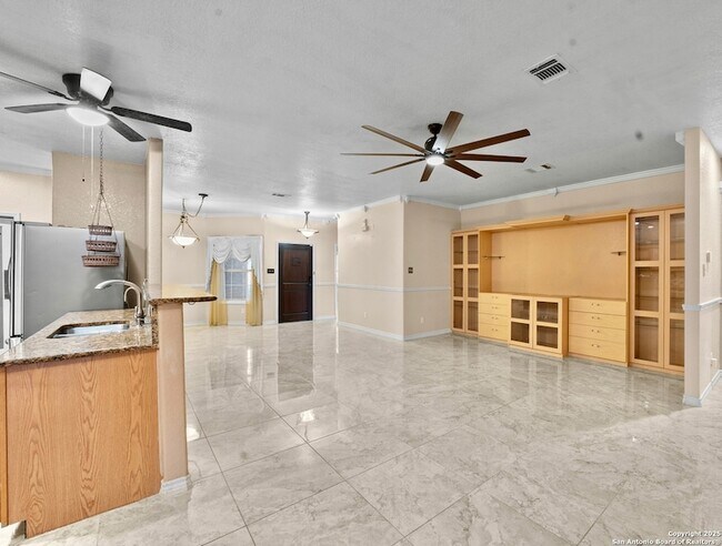 Building Photo - 6739 Tezel Bend