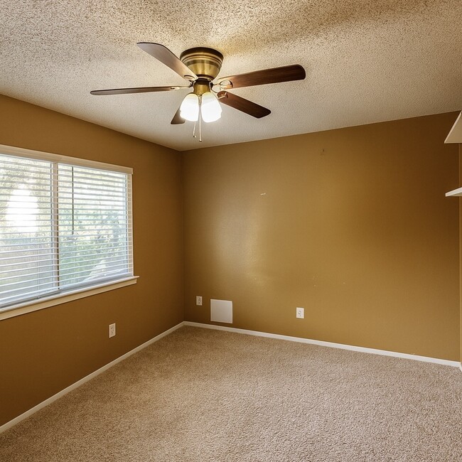 Building Photo - 25303 Avery Hill Ln