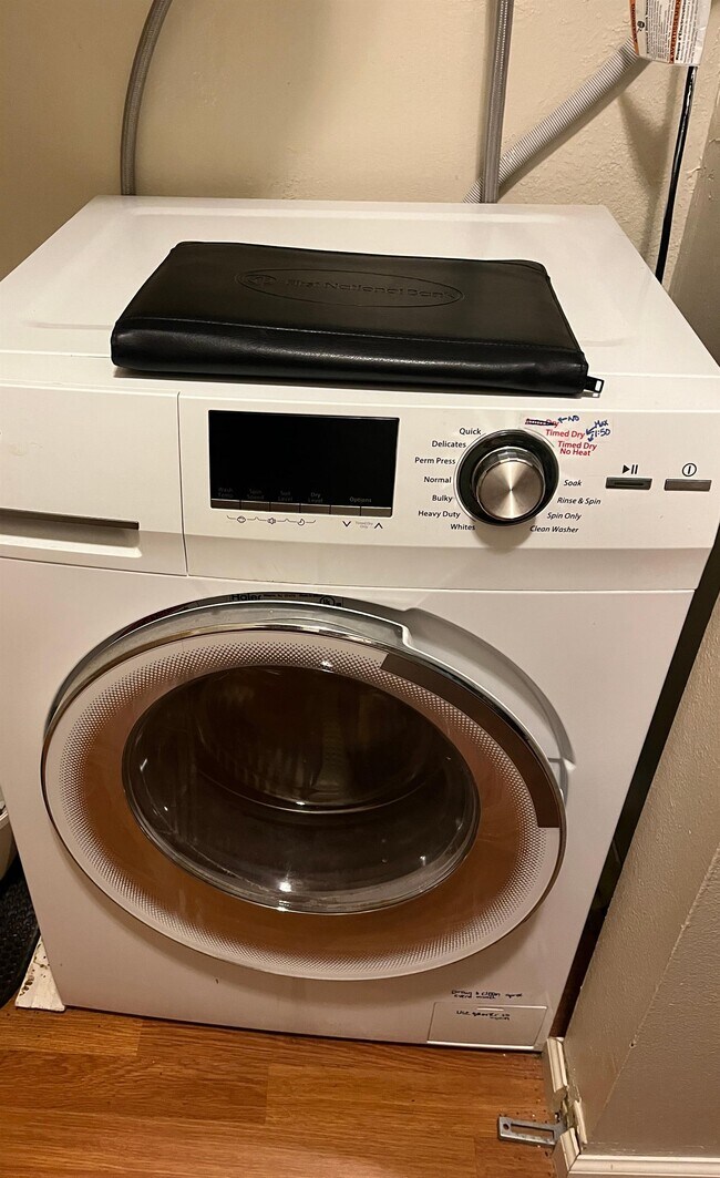 Foto del edificio - 620 Mathews St