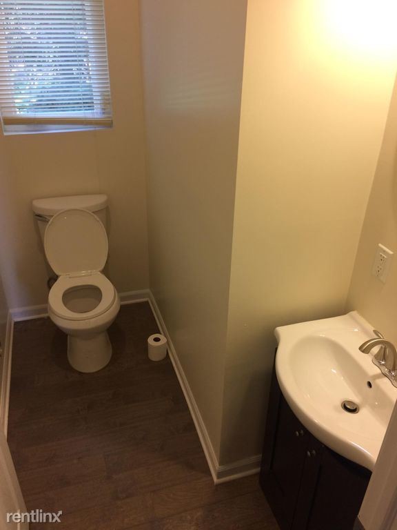 Foto del edificio - 2 br, 1.5 bath Townhome - 4430 3rd St