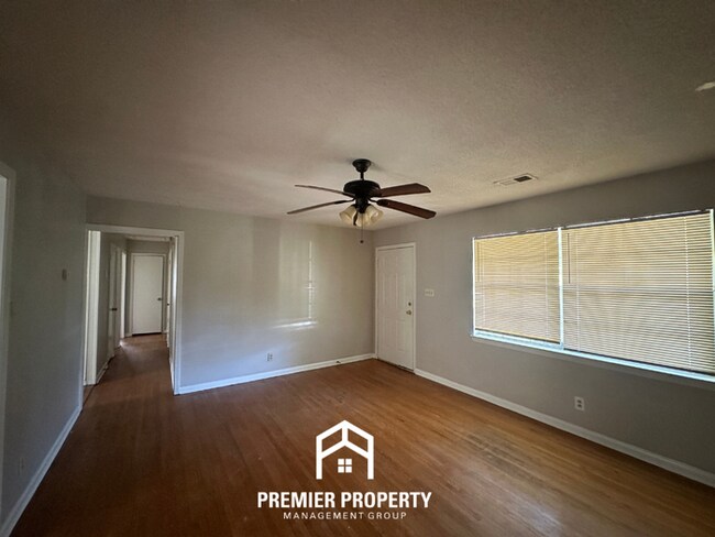Foto del edificio - Move-In Ready 4 Bedroom Rental in 38134 - Hardwood Floors & Open Kitchen