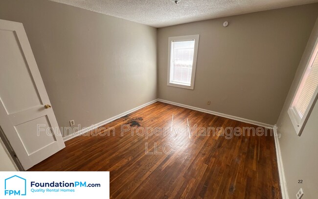 Building Photo - 123 Eastview Dr