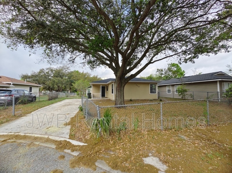 Primary Photo - 1038 Fuller Ln