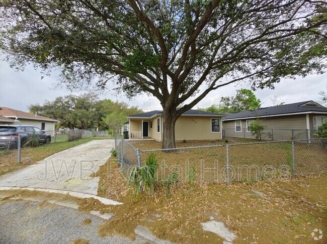 Building Photo - 1038 Fuller Ln