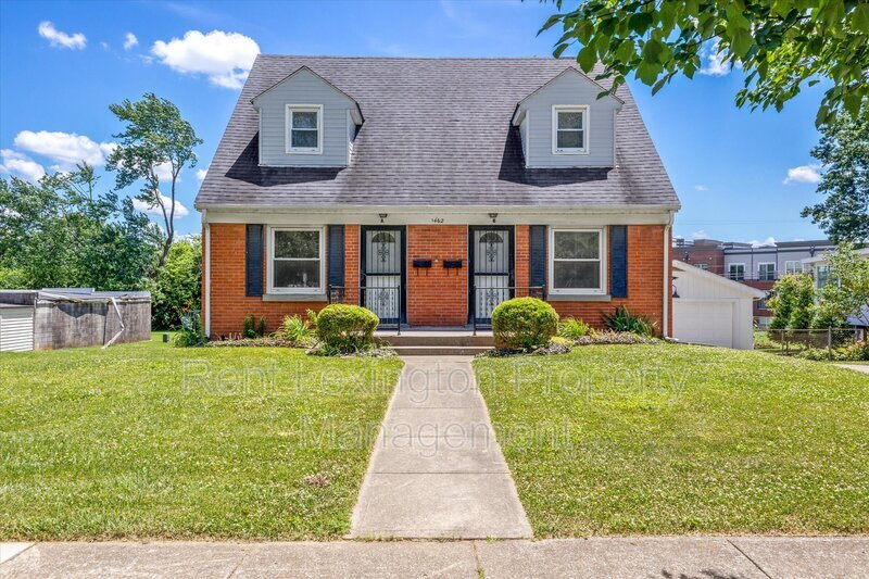 Photo - 1462 Meadowthorpe Avenue - B