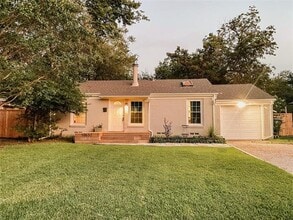Building Photo - 10652 Cayuga Dr