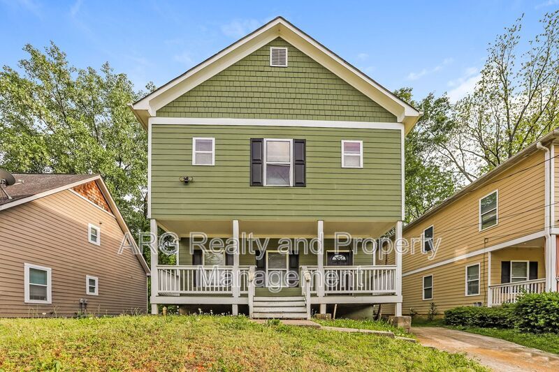 Foto principal - 2440 Main St NW