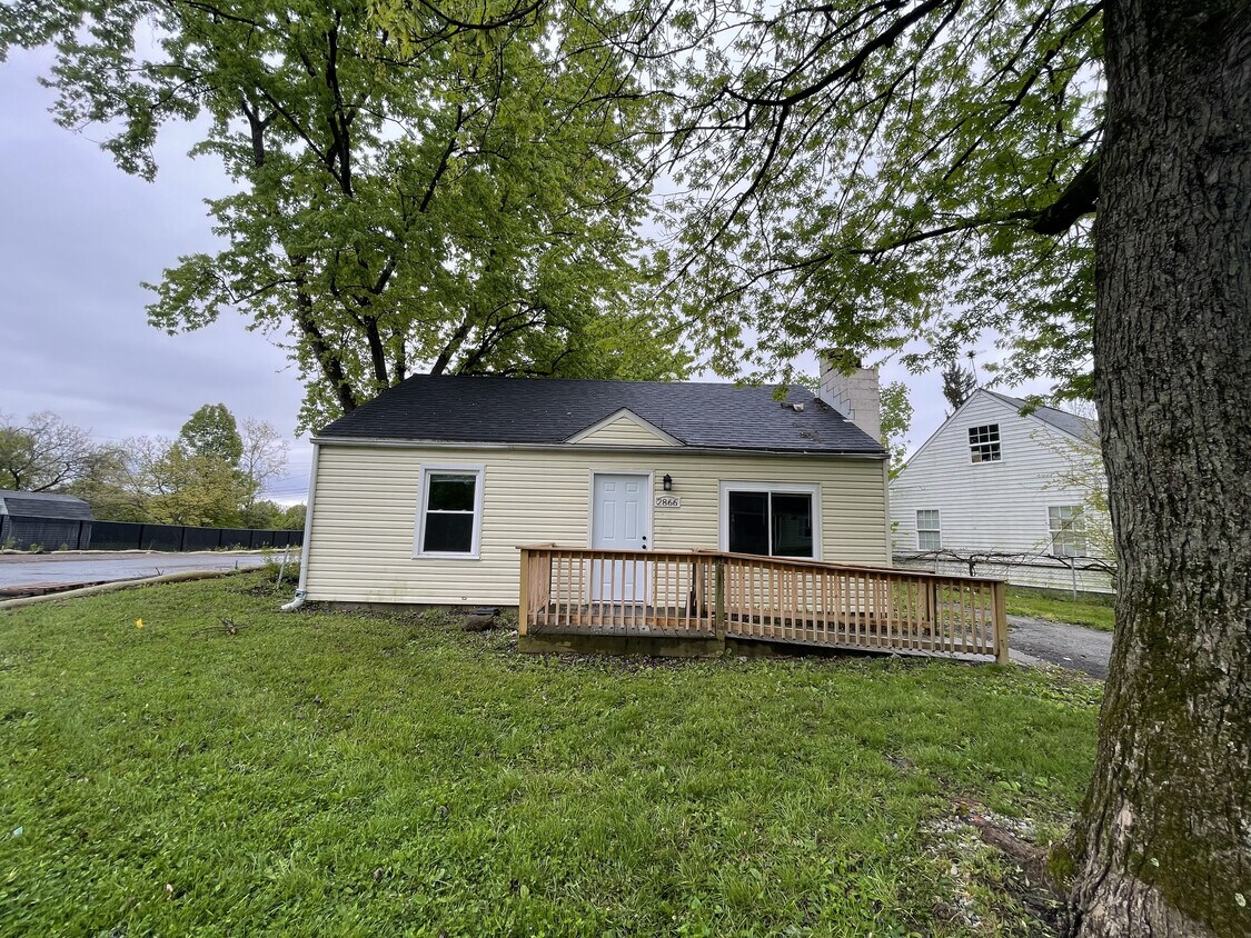 Primary Photo - 2866 Northglen Dr