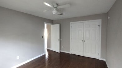 Building Photo - 931-933 Meadowlark Cir
