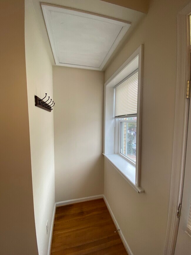 Building Photo - 3012 Patterson Ave