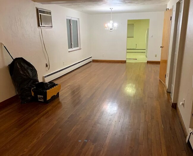 Living Room - 916 Portland St