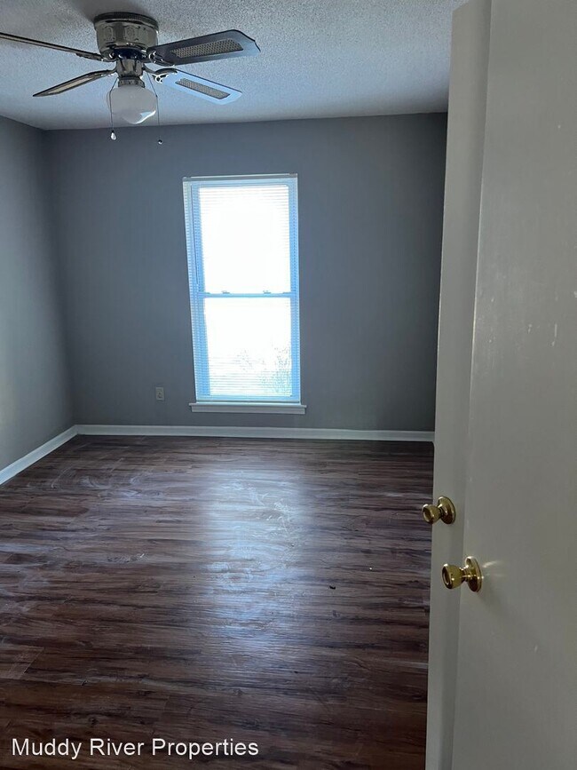 Foto del edificio - 3 br, 1 bath House - 2615 Eastbrook Drive