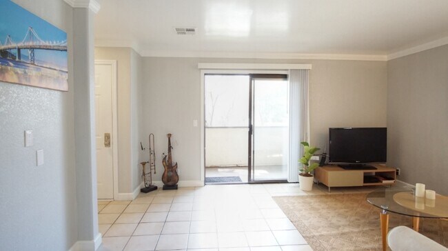 Building Photo - 226 Stonegate Cir