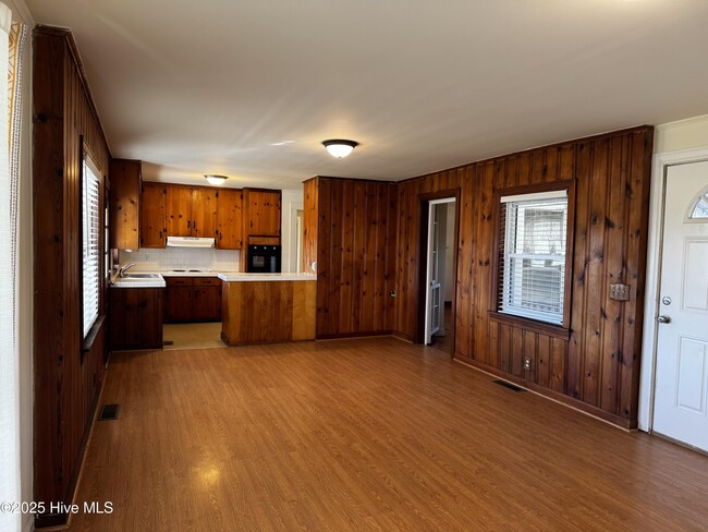 Building Photo - 5970 US-17
