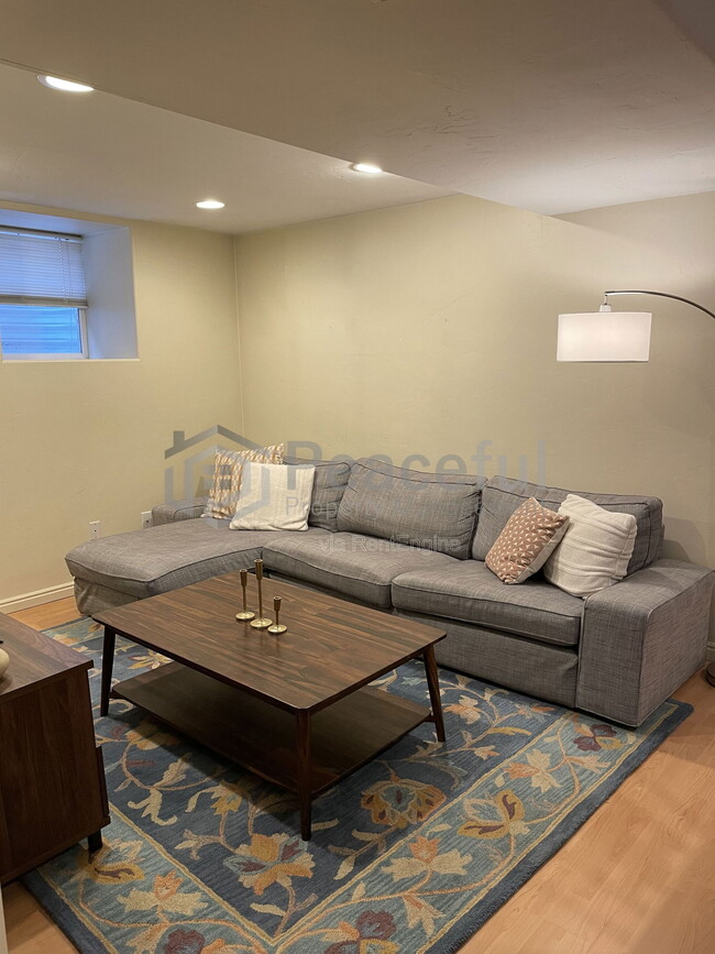 Foto del edificio - 322 E 6th Ave