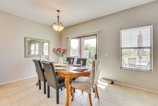 Foto del edificio - 9443 E Whitewing Dr
