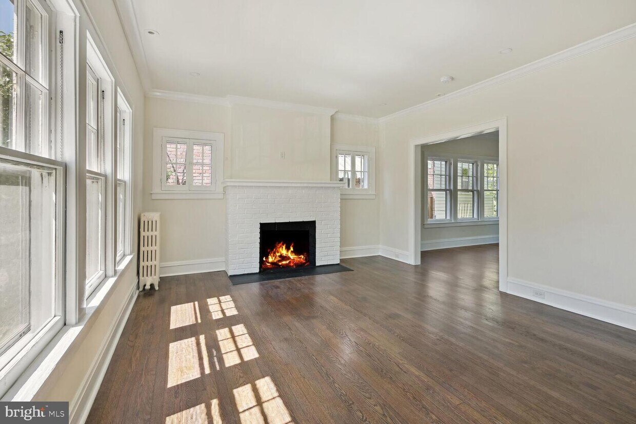 Foto principal - 1727 Taylor St NW