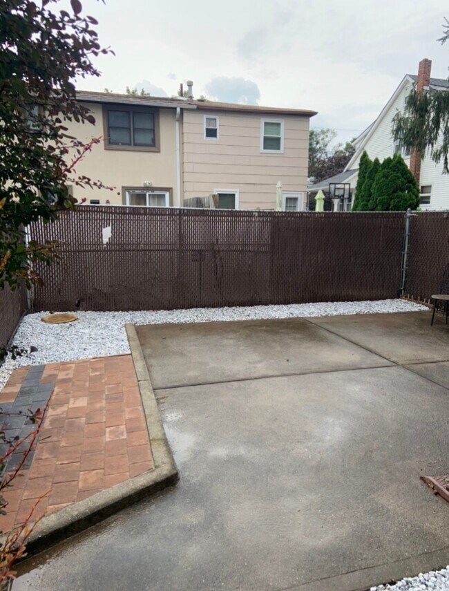 Maintenance Free Rear Yard, Fully Fenced - 85 Robinson Ave