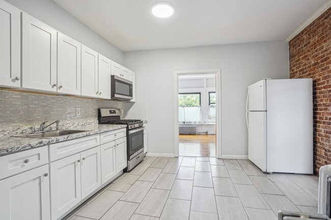 Building Photo - 93 Monticello Ave