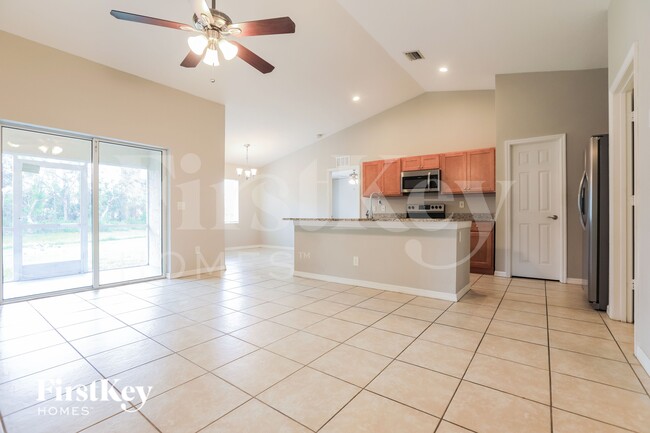 Foto del edificio - 4570 Lummus St