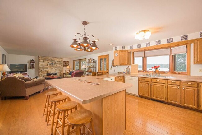 Foto del edificio - N2296 Cleghorn Rd