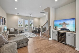 Building Photo - 6314 Chelsea Falls Ln