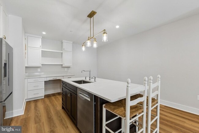 Foto del edificio - 6101 Berkshire Dr